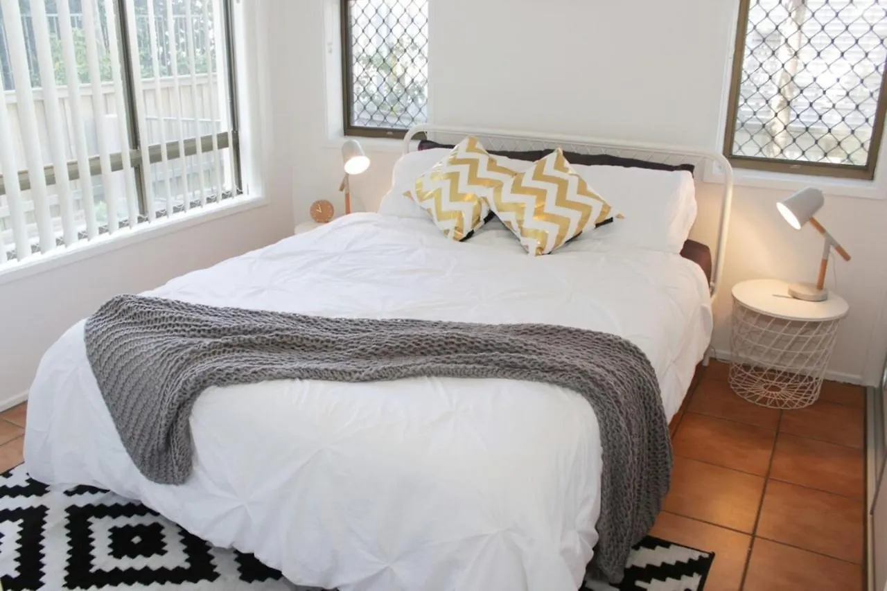 Lovely 1 Bedroom Apartment Steps To The Beach Gold Coast
